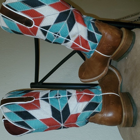 Womens Ariat Boots - Picture 9 of 12